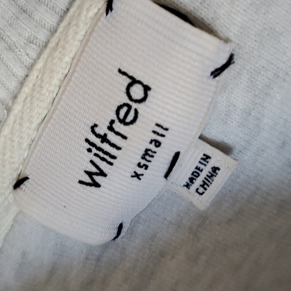 Aritzia Deiderot sweater - Picture 5 of 6